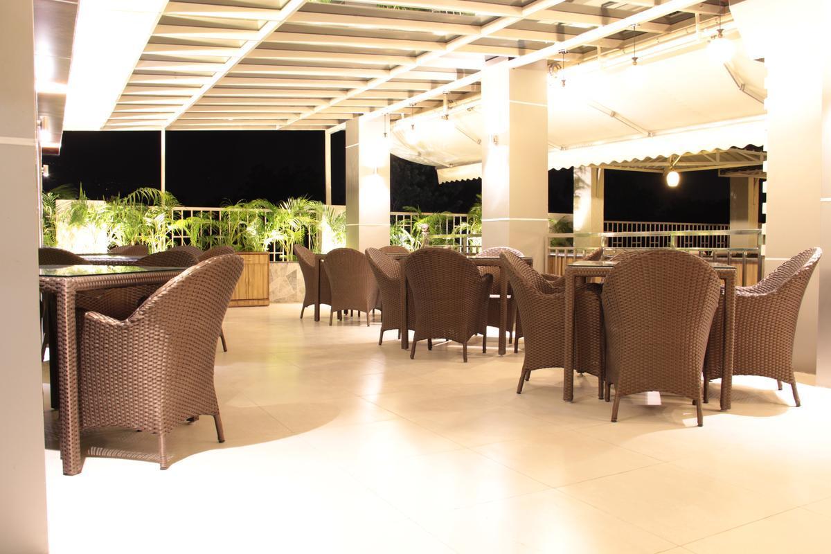Imperial Clarks Inn Dehradun Buitenkant foto