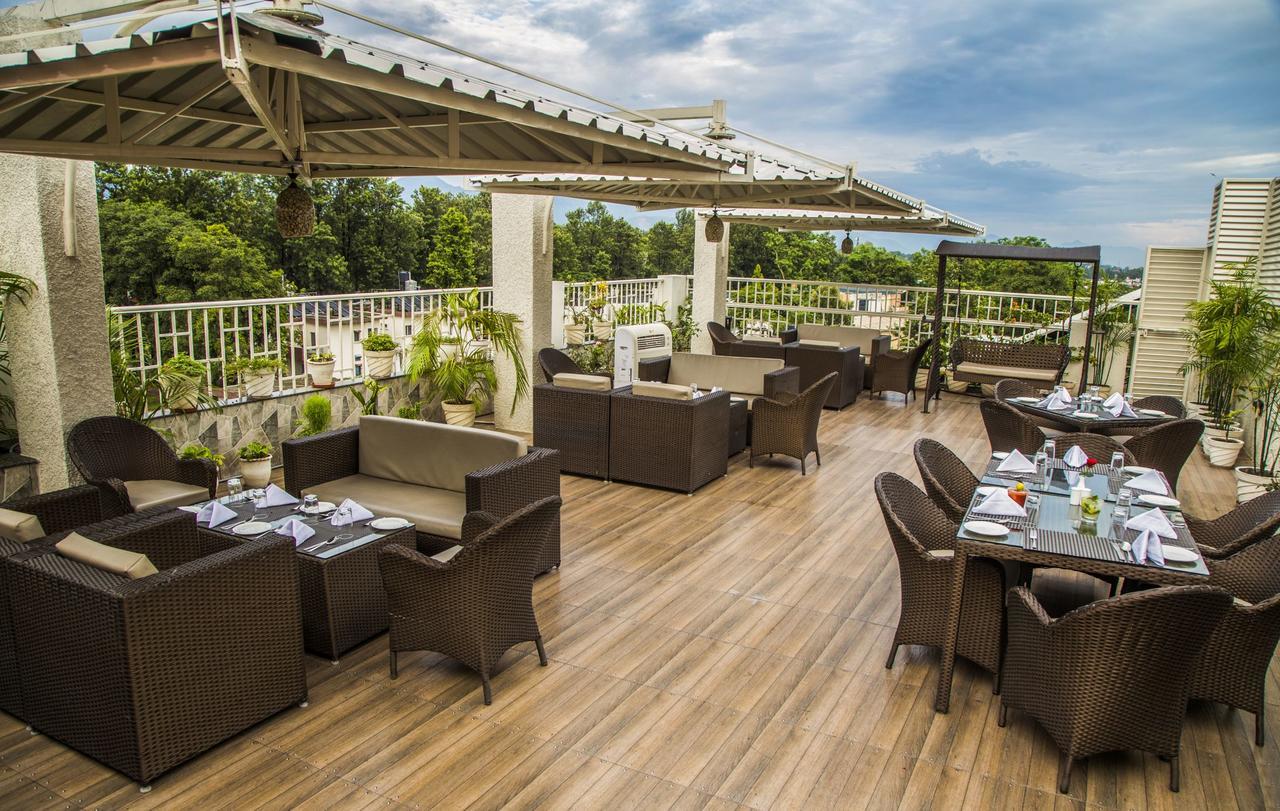 Imperial Clarks Inn Dehradun Buitenkant foto