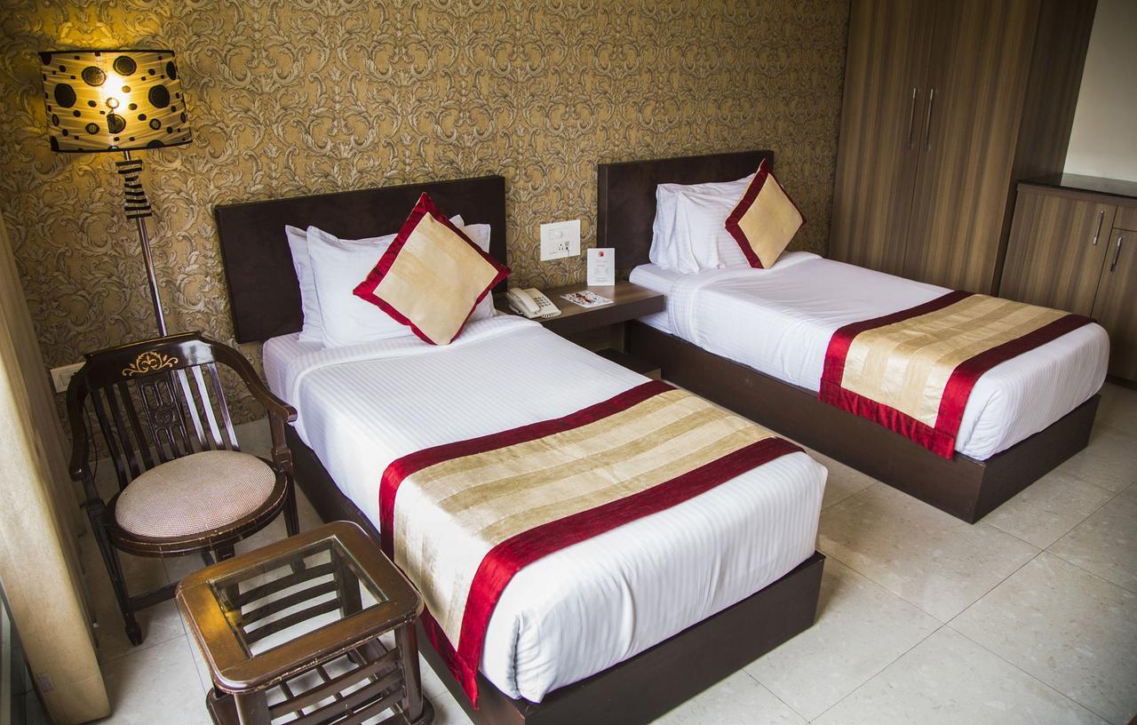 Imperial Clarks Inn Dehradun Buitenkant foto